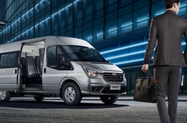Cập nhật giá bán Ford Transit 2024 