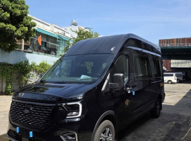 Transit Limousine 10 ghế – Đẳng cấp cho khách hàng tận hưởng chuyến đi