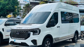 Transit Limousine 10 Ghế Thương Gia