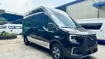 Transit Limousine 10 Ghế Vip Sofa