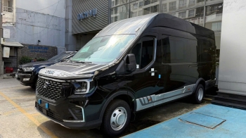 Transit Limousine 12 Ghế Vip Rộng Rãi Đẳng Cấp