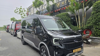 Transit Limousine 12 Ghế Vip Rộng Rãi Đẳng Cấp